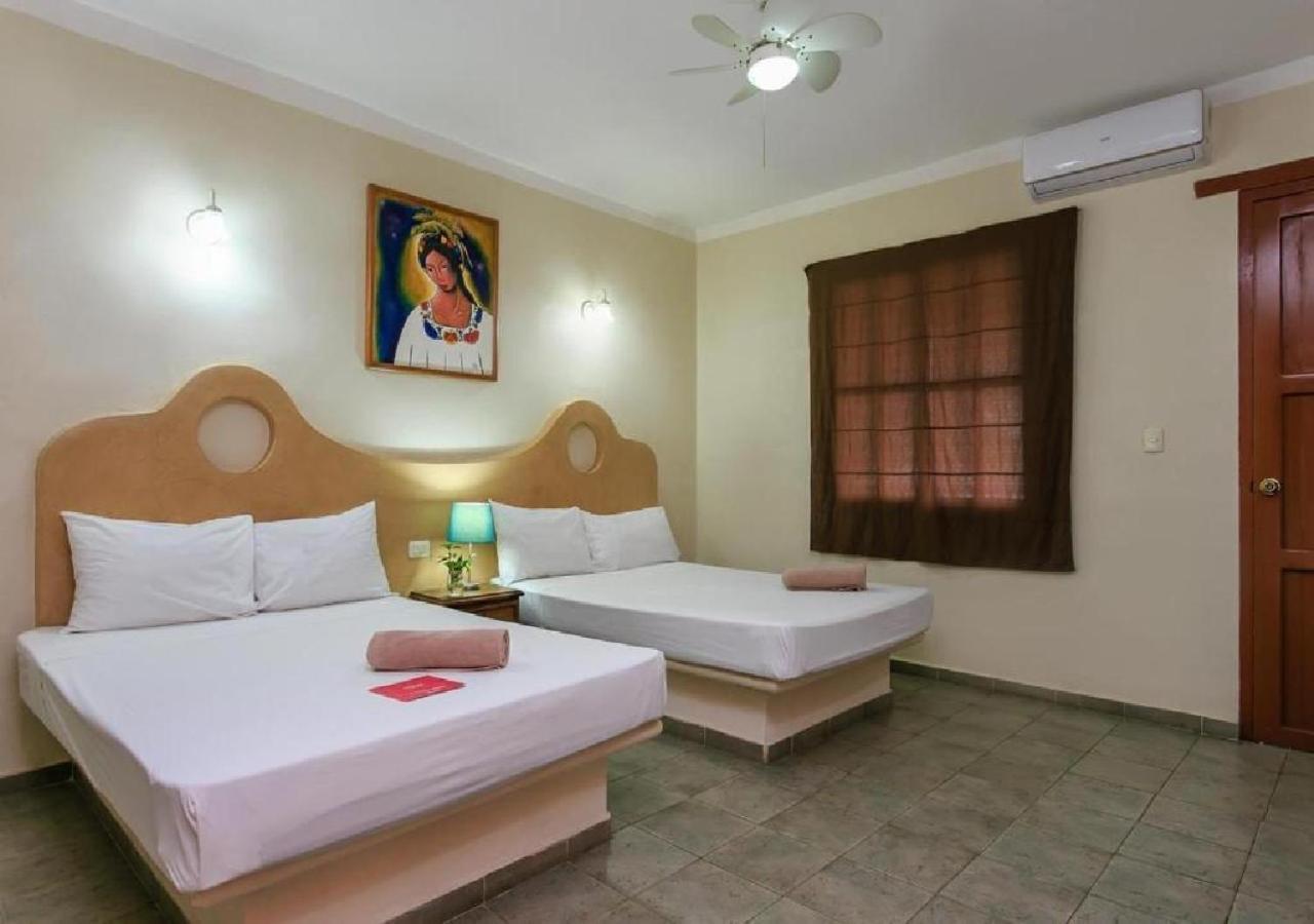 Esduma Iguanas Hotel بلايا ديل كارمن المظهر الخارجي الصورة