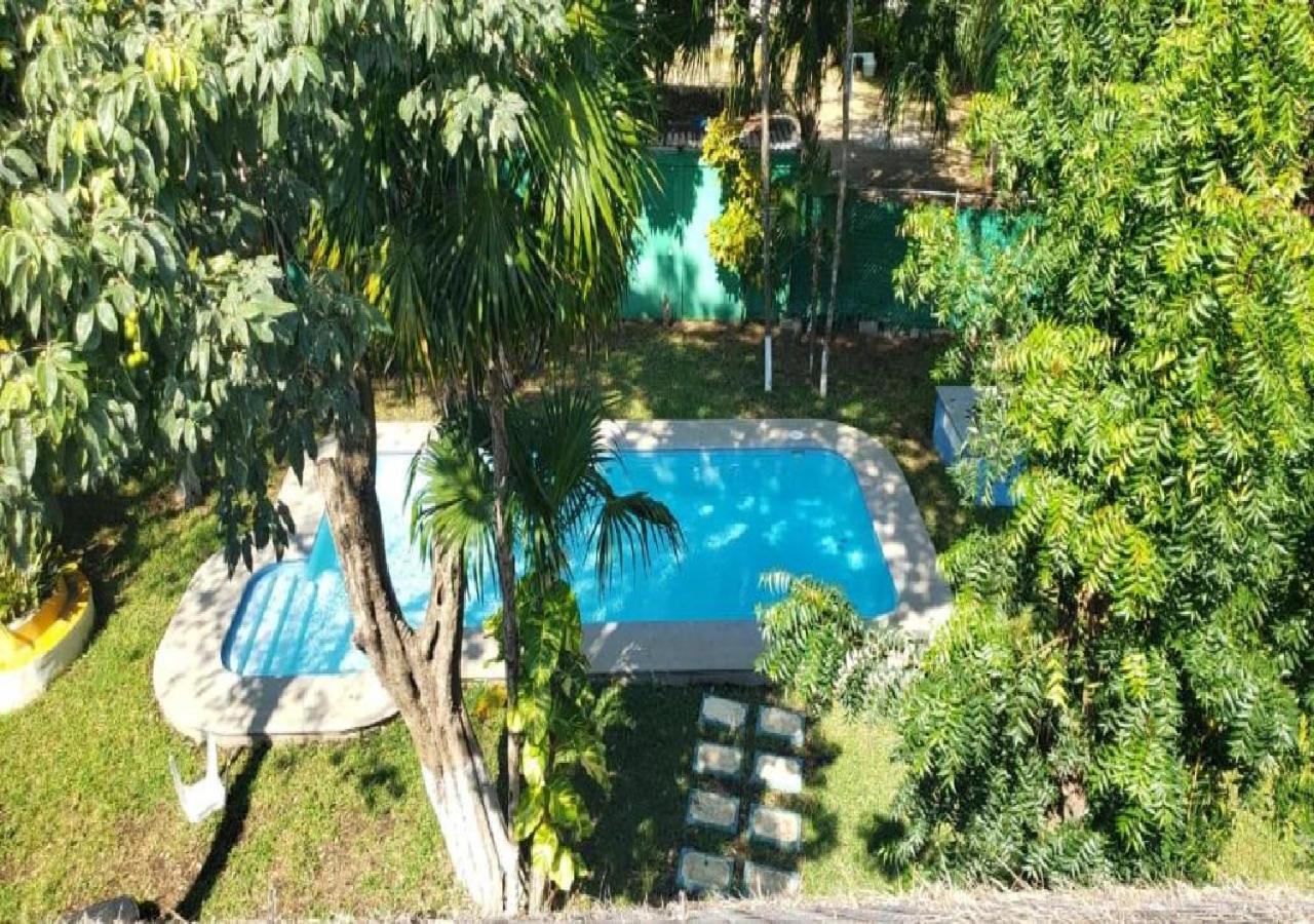 Esduma Iguanas Hotel بلايا ديل كارمن المظهر الخارجي الصورة